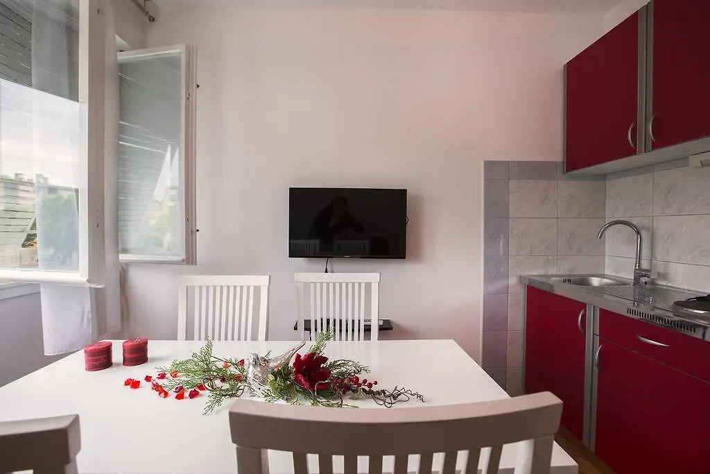 Dante Apartment Split